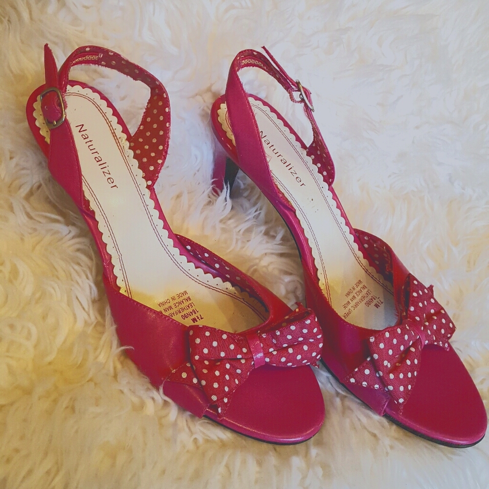 NATURALIZER  Pink Polka Dot Leather Heels 7 1/2